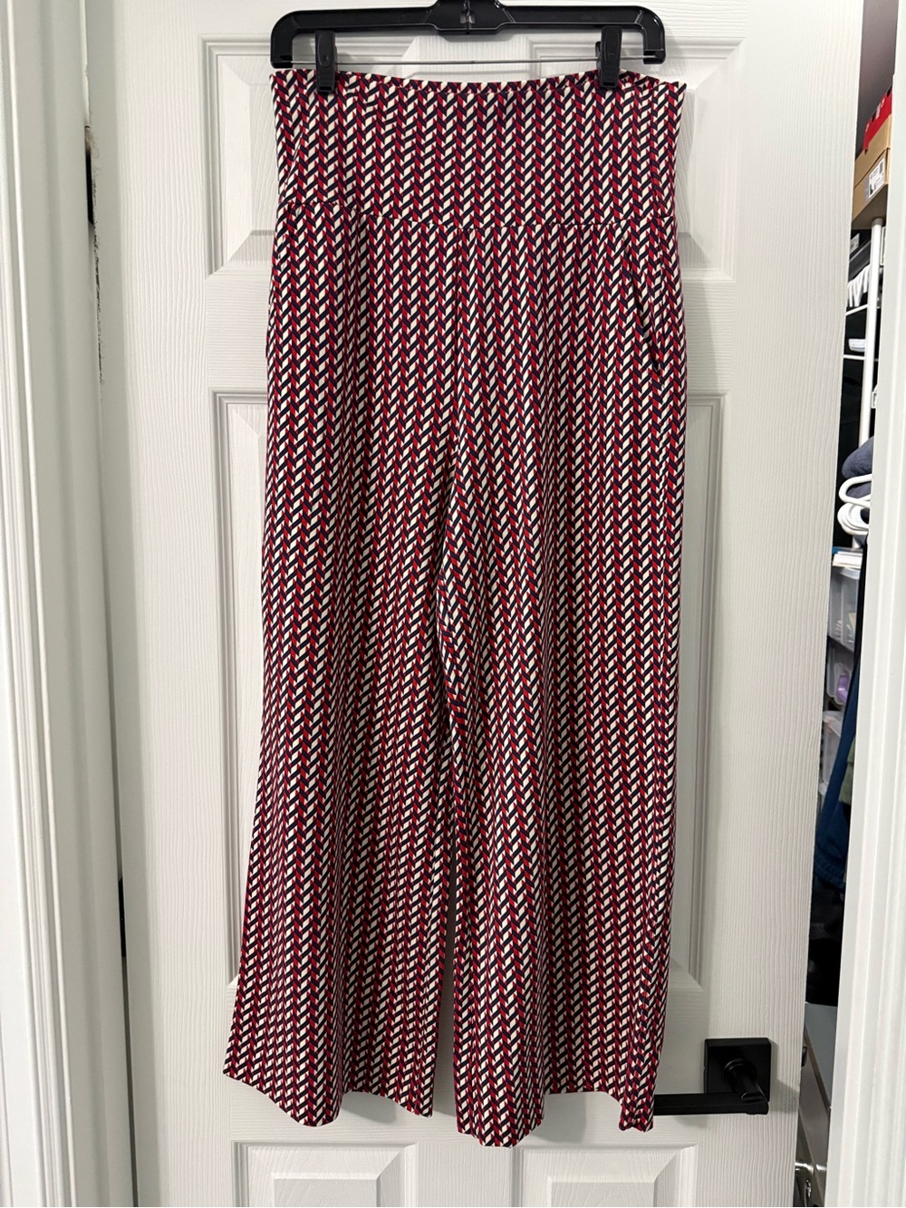 Cabi Wide-Leg Patterned Palazzo Pants in Red and Black